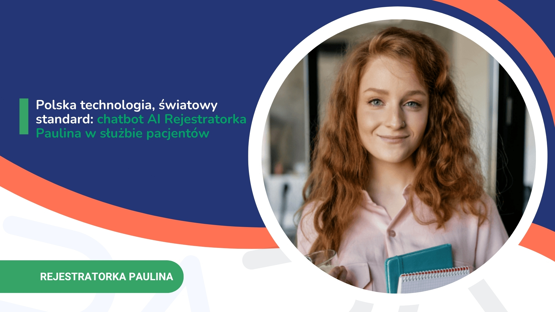 Kobieta z długimi kręconymi rudymi włosami, uśmiechnięta, trzyma notesy i teczkę, w tle kolorowy projekt.