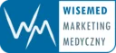Logo z literami „WM” po lewej, białe na tle niebieskiego odcienia; obok napis „WISEMED MARKETING MEDYCZNY”.